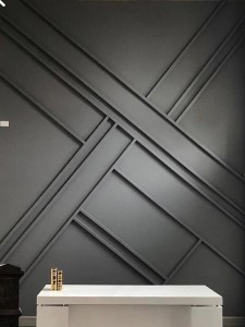 Koyu Gri Duvarda Geometrik Asimetrik Poliüretan Çıta Tasarımı