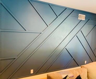 Teal Mavi Geometrik Duvarlarda Poliüretan Çıta Uygulamaları