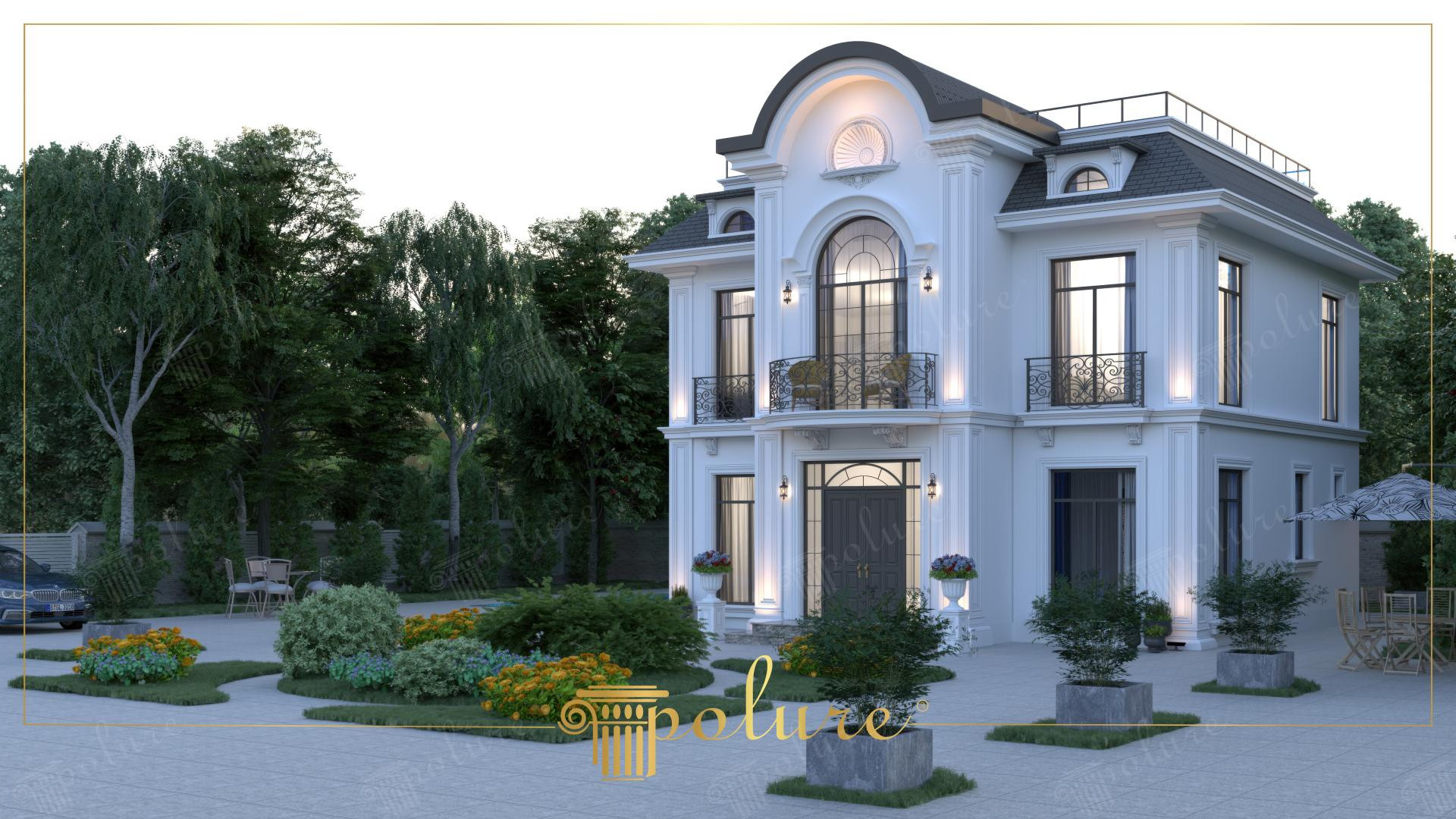 Beyaz poliüretan kemer, söve ve pilaster detaylarına sahip, havuz kenarında yer alan lüks iki katlı villa cephesi.