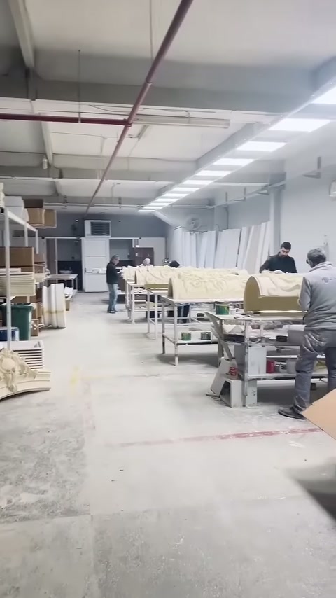 Poliüretan sütun ayağı imalatı geniş üretim atölyesinde sürdürülüyor
