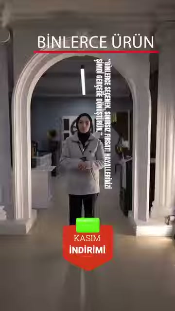 Kemerli geçişi çevreleyen beyaz dekoratif profiller iç mekânda sergileniyor
