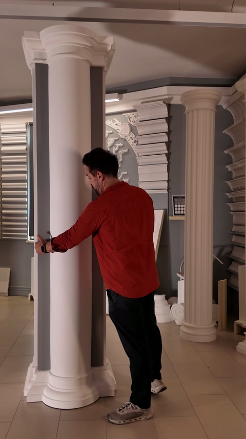 Standart yuvarlak gövde, dekoratif sütunla karşılaştırmalı sergileniyor