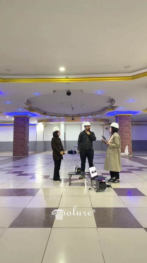Ekip mevcut salonda tarama ve rölöve çalışması gerçekleştiriyor