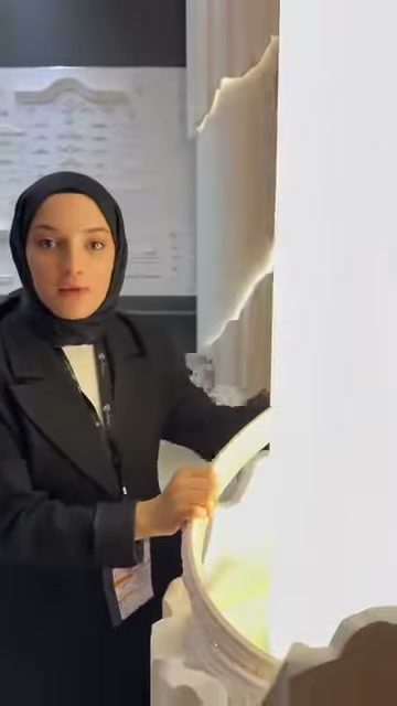 Esnek çıta numunesi, sütun tabanındaki eğimli hatta yerleştiriliyor