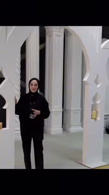 Sivri kemerli panel ve farklı sütun tipleri tamamlanmış halde sunuluyor.