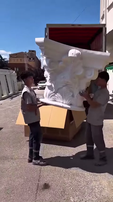 Ürün dönüşünü tamamlarken geniş üst tabla yatay tutuluyor