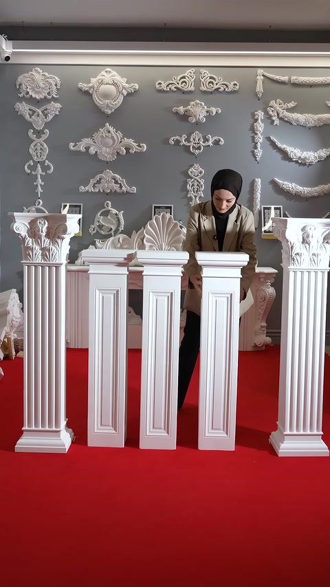 Farklı gövde detaylarına sahip kısa sehpa sütunları inceleniyor
