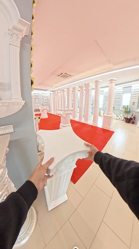 Yivli pilaster ve bezemeli sütun başlığının birlikte incelenmesi