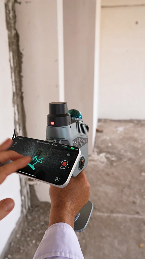 Yapı keşfinde kullanılan tarama cihazı ve mobil kontrol ekranı