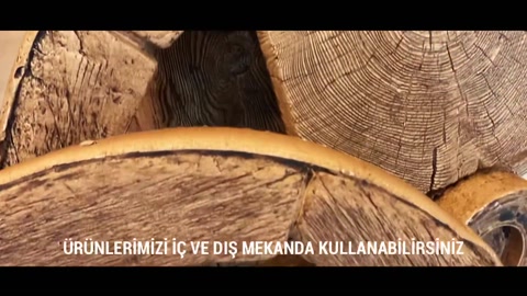 Yuvarlak kütük yüzeyinde belirgin çatlak ve kabuk dokusu