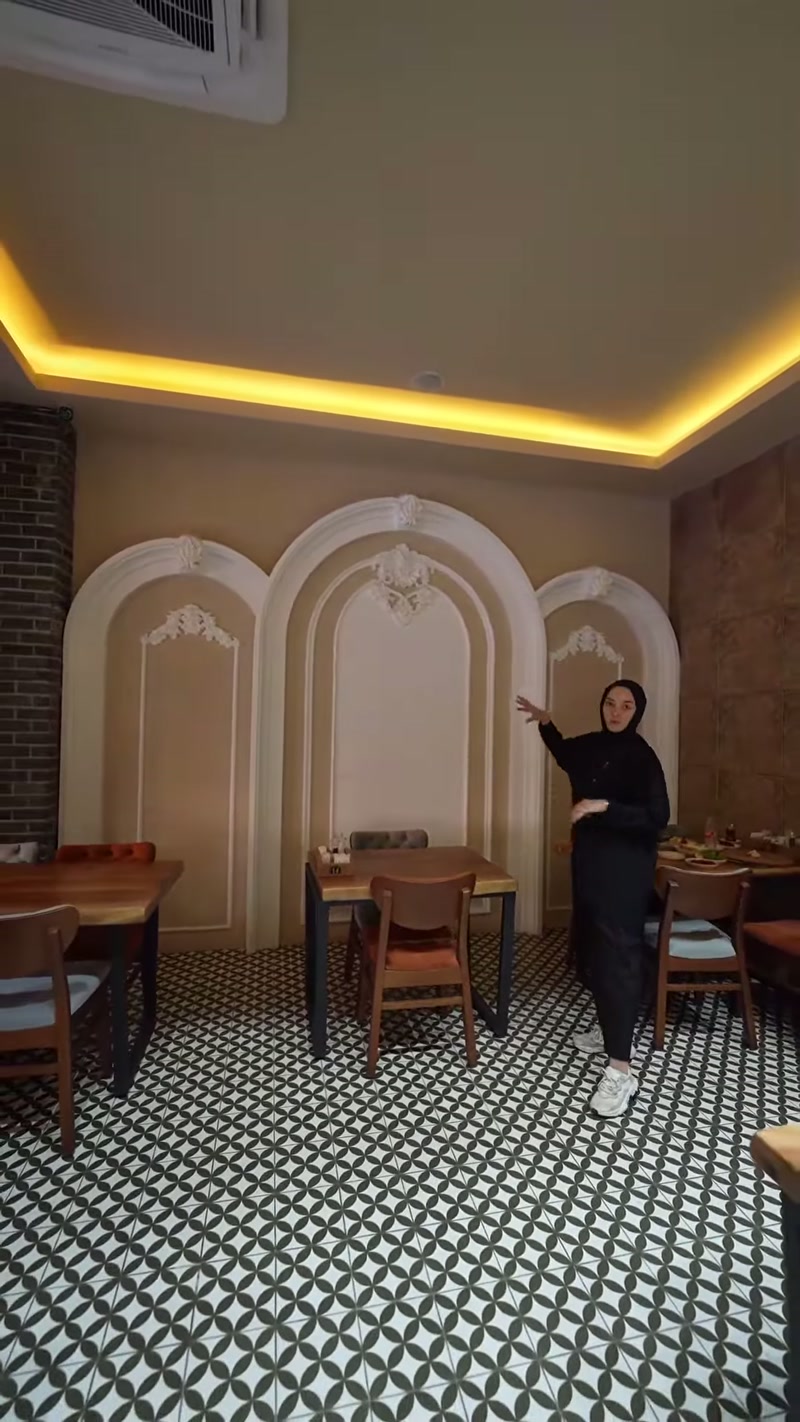 Poliüretan İyon Sütun ve Kemer Söve Modelleriyle Restoran Dekorasyonu