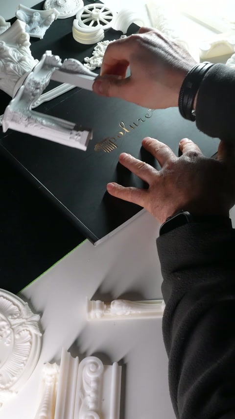 Polure Poliüretan Ürünlerinin Ölçekli Maketlerle Etkileyici Tanıtımı