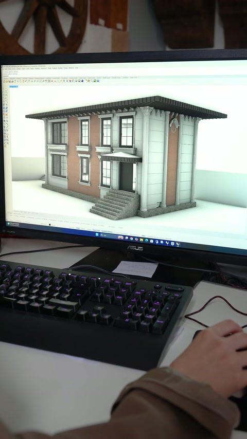 Katı villa modelinde pencere söveleri ve köşe kaplamaları sergileniyor