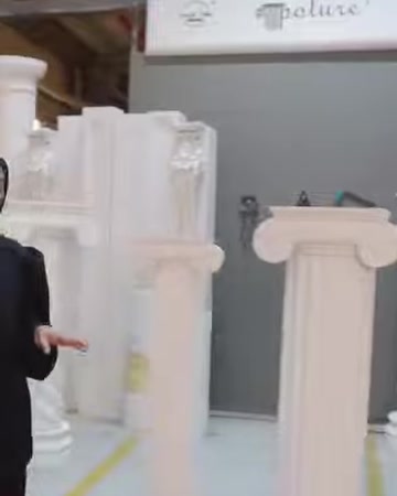 Üç dekoratif sütun modelinin yükseklik ve gövde farkları görülüyor