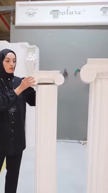 Sunucu, kare formlu sütun başlığının kenar detayını gösteriyor