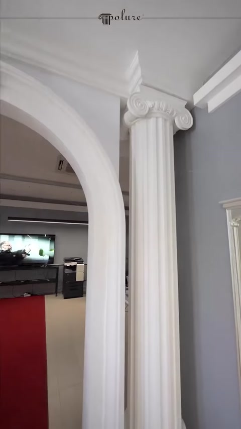 Klasik sütun başlığı, kemer ve tavan profillerinin birleşimi